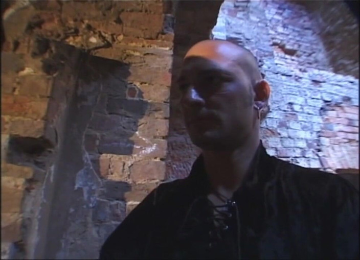 Absolute BDSM films - The original: Принизливий висячий, підтягування рота