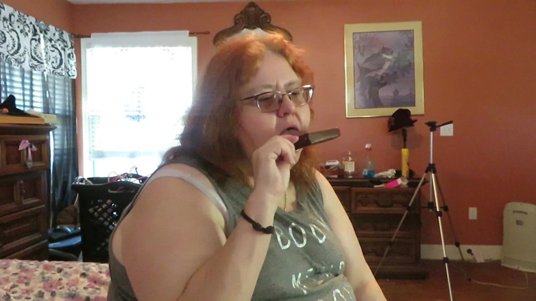 BBW nurse Vicki adventures with friends: BBW nurse Vicki enjoys eatting a chocolate vanilla ice cream...