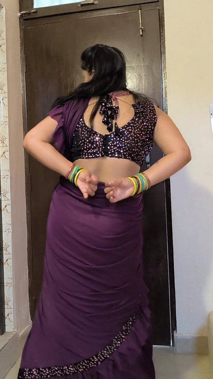 Puja555: 인도 섹시녀 Bhabhi 누드 댄스