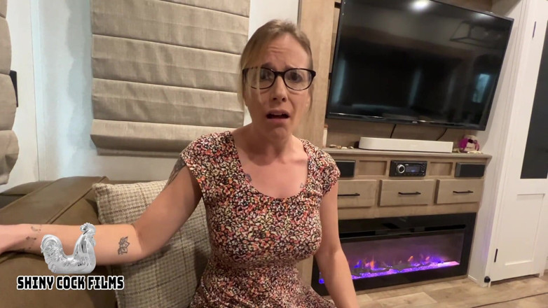 Jane Cane: Lừa dối mẹ kế của tôi vì cơn nghiện của...