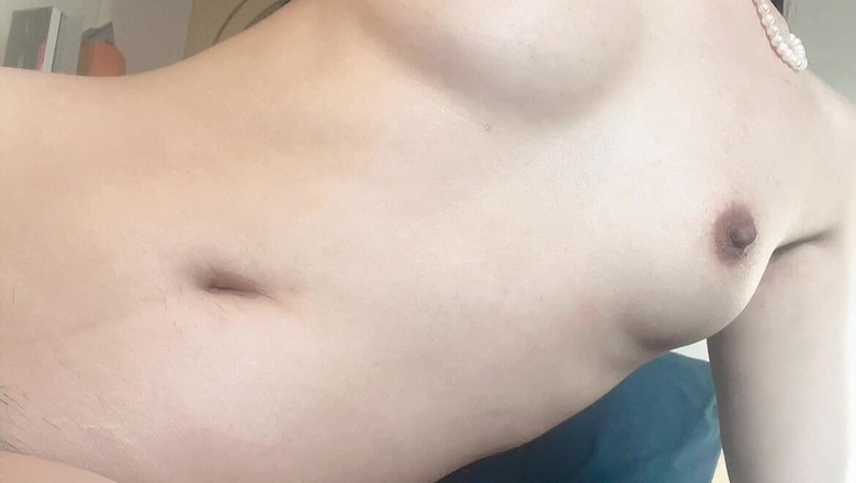 sweethanajapanese: Despe-se o pequeno cu da buceta peluda