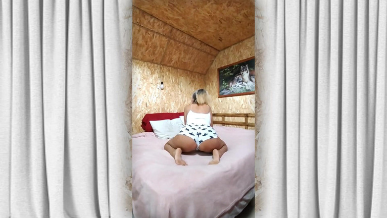 Lukerya: Ateşli ev hanımı Lukerya. Kış sabahı bir fincan kahvenin üzerine.