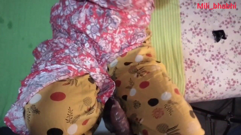 Mili bhabi: 인도 18+ 더러운 소녀 Mili 경찰 대물 자지 따먹기 그녀는 그의 자지에 두 번 사정