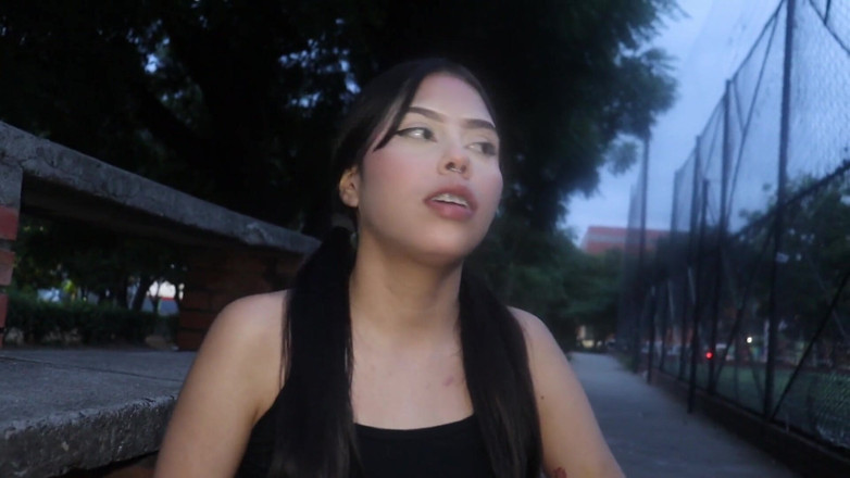 Vanessacoxxx: Ich ging joggen und fand ein schönes schlankes mädchen mit...