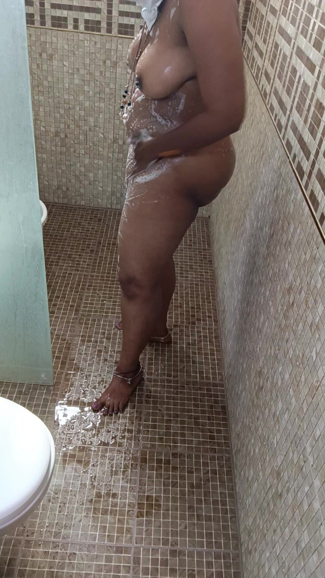 Hottest Bathing Show (Reshma hot)