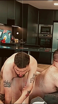 Des ours sexy en vacances, partie 2