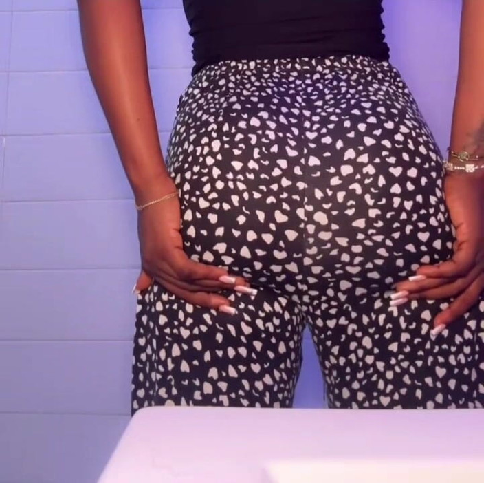 African Fart Queen: Late Night Stinky Pyjamas Farts