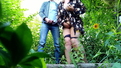 OurFetishLife: 숲에서 자위하고 핫한 밀프의 허벅지에 사정