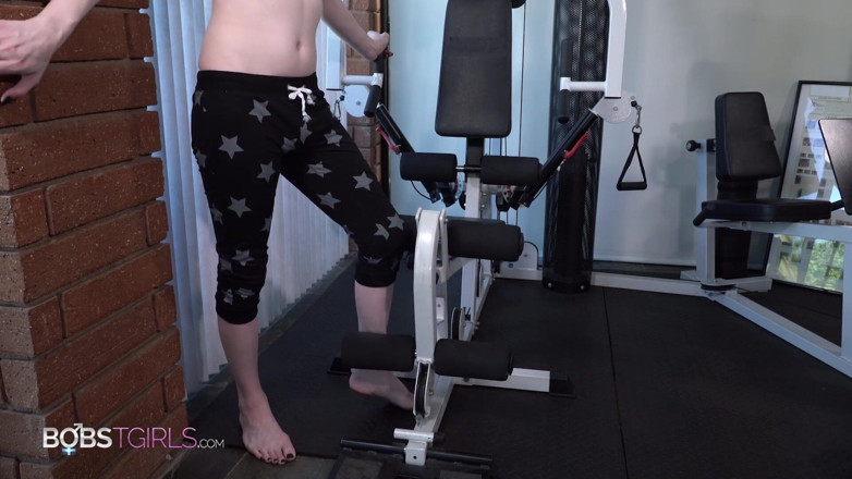 Grooby Girls: Trans Lianna Lawson accarezza in palestra