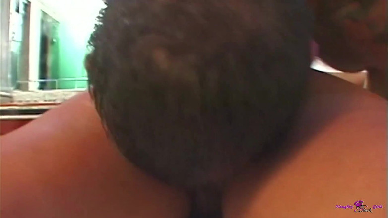 Naughty Black Girls: Drei mädchen und zwei typen haben eine unglaubliche und fantastische...