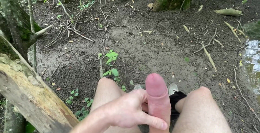 JohannWood: Imaginează-ți să fii în genunchi în fața acestei explozii masive