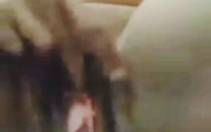 Me and my new slut: ついに彼女は絶頂し、相互のオナニーからオーガズム