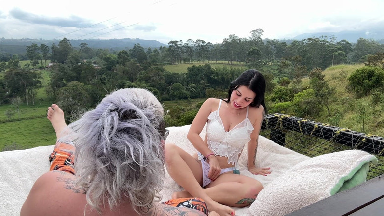 Katty Blake: じゃんけんかティエヘラかで、結局自分のアソコを欲情した義理の兄弟に渡してしまいます