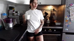 Sevimli komşu anal fahişe oldu!