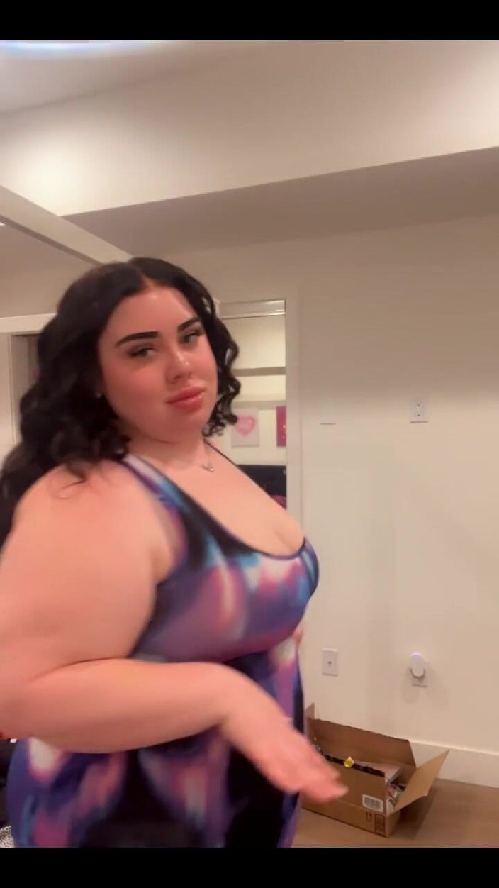 Sahara Dee: I Am Getting Ready to Go to a Beach Wedding