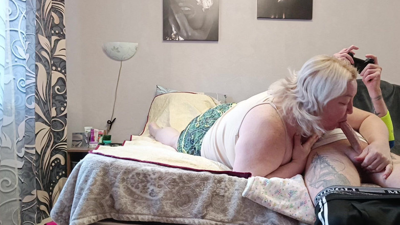 Zona901: Jocul de consolă s-a încheiat cu o muie de la un...