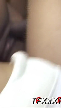Calda Ragazza Ebano Prende Due BBC in Un Selvaggio Trio in Camera Da Letto