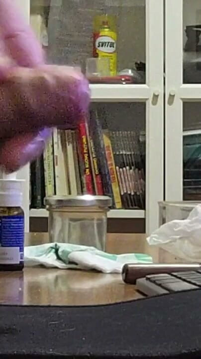 Jordance: Schön Im Büro Mit Kostenlosem Spritzen Auf Dem Tisch