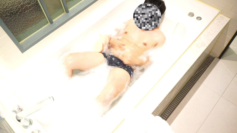 Milky Tata: Fuck Toy in Hotel Bathtub