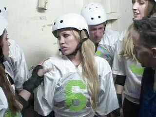 Hot Sex Party: Válečková děvka si užívá dp