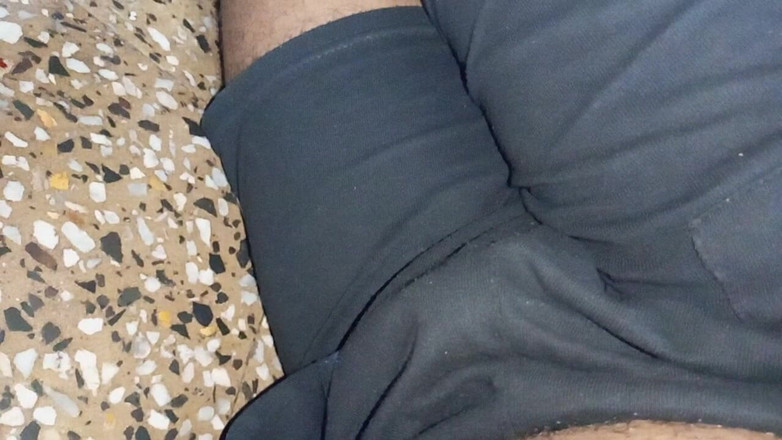 Sweet Indian cock: Amcığını göğüsleriyle parmaklayan karım mutfak odasında