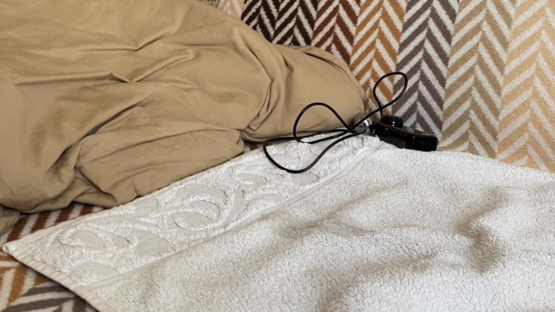 Julia-Softdome: Masturbazione e vero squirt in mutandine