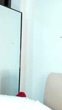 Seks melancap kecil molek dalam pepek dildo langsung