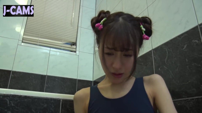 J-Cams: Cremita pura. La belleza inocente me empuja hacia dentro, dulce...