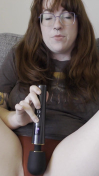 รีวิว Led Display Vibrating Wand Pro Compact จาก Funzze NSFW