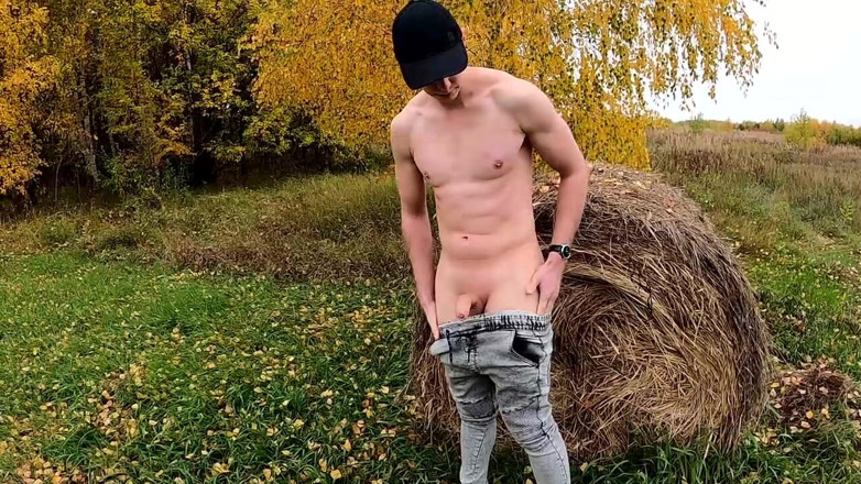 Dick Boys Studio: Masturbandosi Un Grosso Cazzo All'aperto