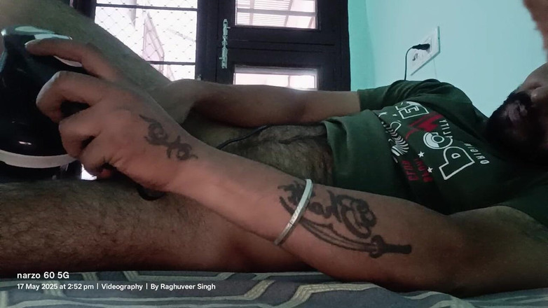 Rajasthani-old-lover: 이 장치에서 사용할 수 없는 인도 소년