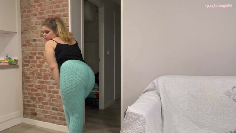 Your fantasy studio: Scoreggia in leggings turchesi tik tok