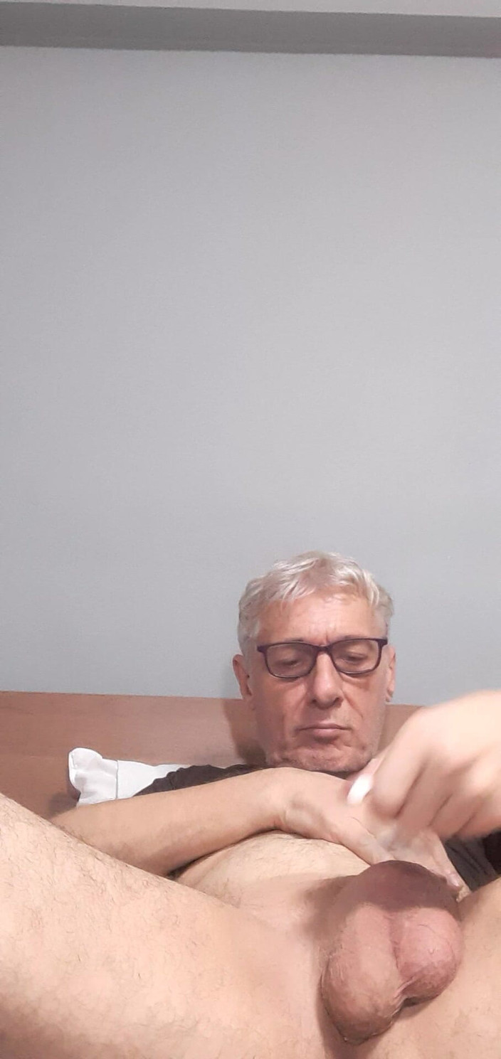 Big uncut hard cock: Geschoren monsterlul en enorme enorme grote ballen