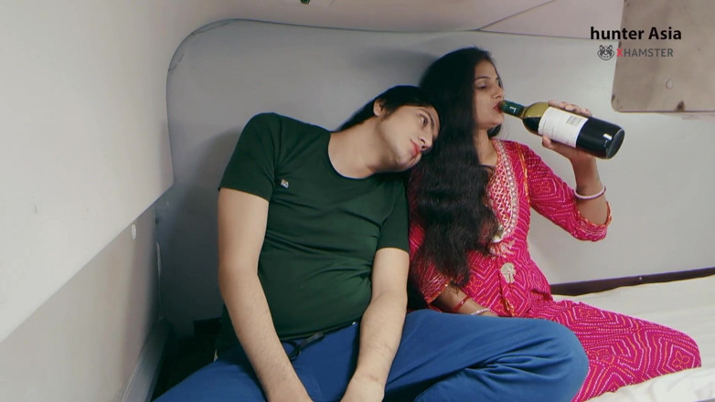 hunter Asia: Train Journey with Desi MILF Is Unforgettable