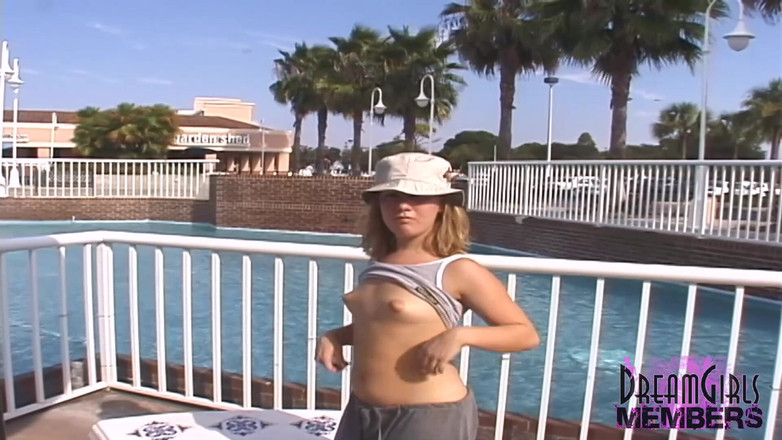 Dream Girls: Divoká výstava s Petite Spinner Freak