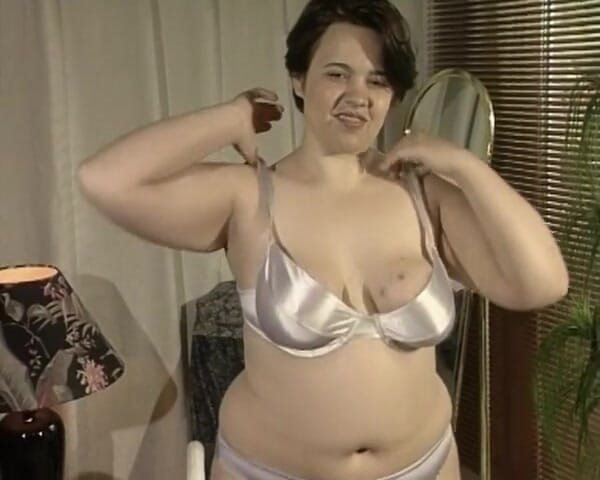 YOUR FIRST PORN: ฉันรักร่างกายของฉัน - Nadine Softclip