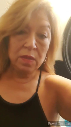 Zilah Luz: Писсинг в общественном туалете, затем иду домой, мне пришлось писать за мусорный контейнер, чтобы меня не видели