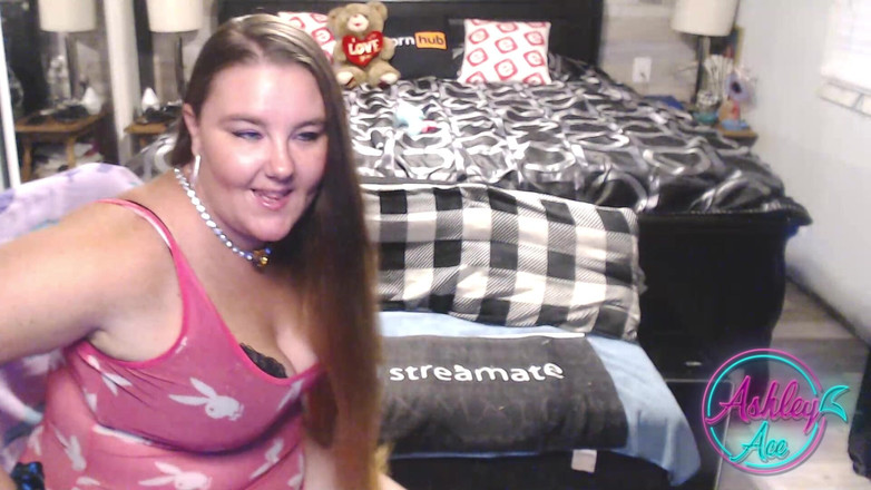 AshleyAce69: 肚子欣赏直播表演！