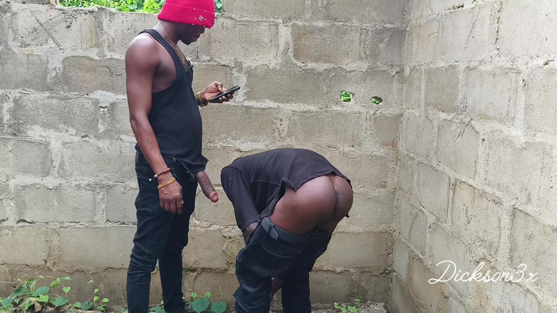 Dickass3x: Bend Ebony Sibuk Berkrim Di Bangunan Yang Belum Siap
