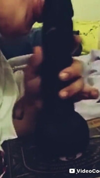 Nyepong kontol plastik itu sambil nyepong kontol (facefuck dildo pov)