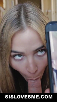 Fratele amabil filmează perfect cu Blair Williams care îi suge pula