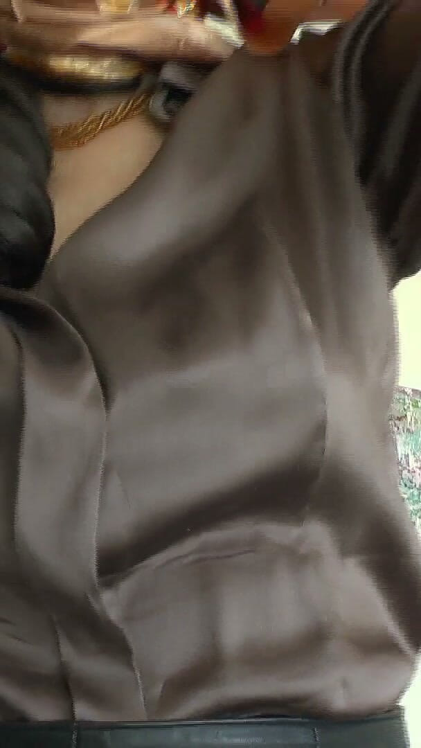 Lady Victoria Valente: Öğleden sonra başörtüsü denemesi, bölüm 1 - lady victoria valente