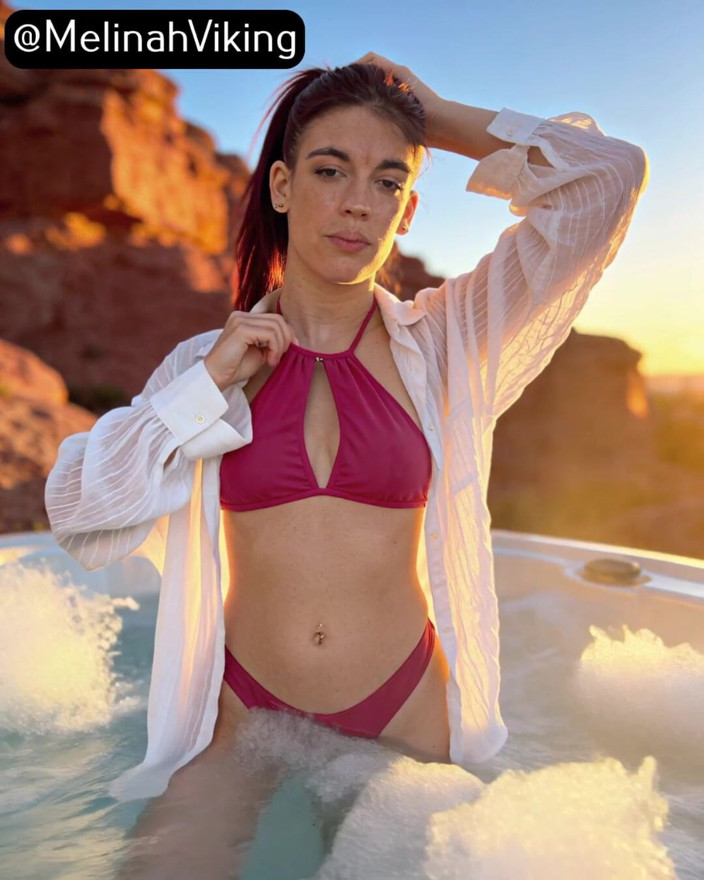 Melinah Viking: Jacuzzi-fantasie