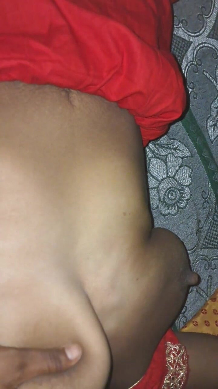 Trilokinath: Meraba memek kakak ipar india