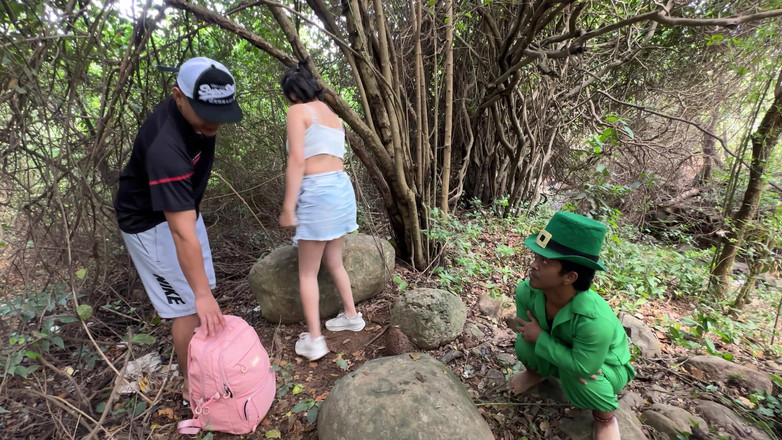 ManuelaAlvarez: Wir dachten, wir wären allein im Wald mit meiner sexy...