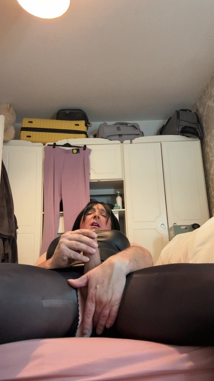 CuteCassie1982: Vestido de aspecto mojado provoca