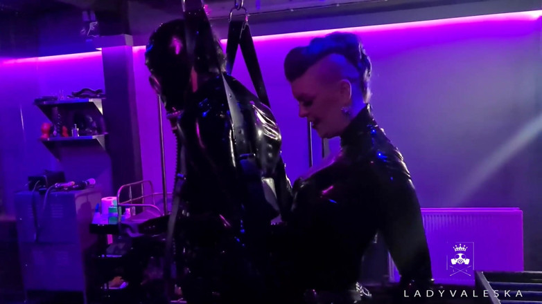 Lady Valeska: Fucking the suspended slave