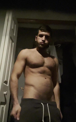 Christian Styles: Ukazuji svaly po tělocvičně