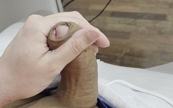 Lkdick8: Aku lagi sange berat, bantu aku