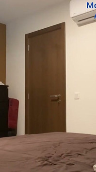 Papás me invitaron a casa a probar su cama